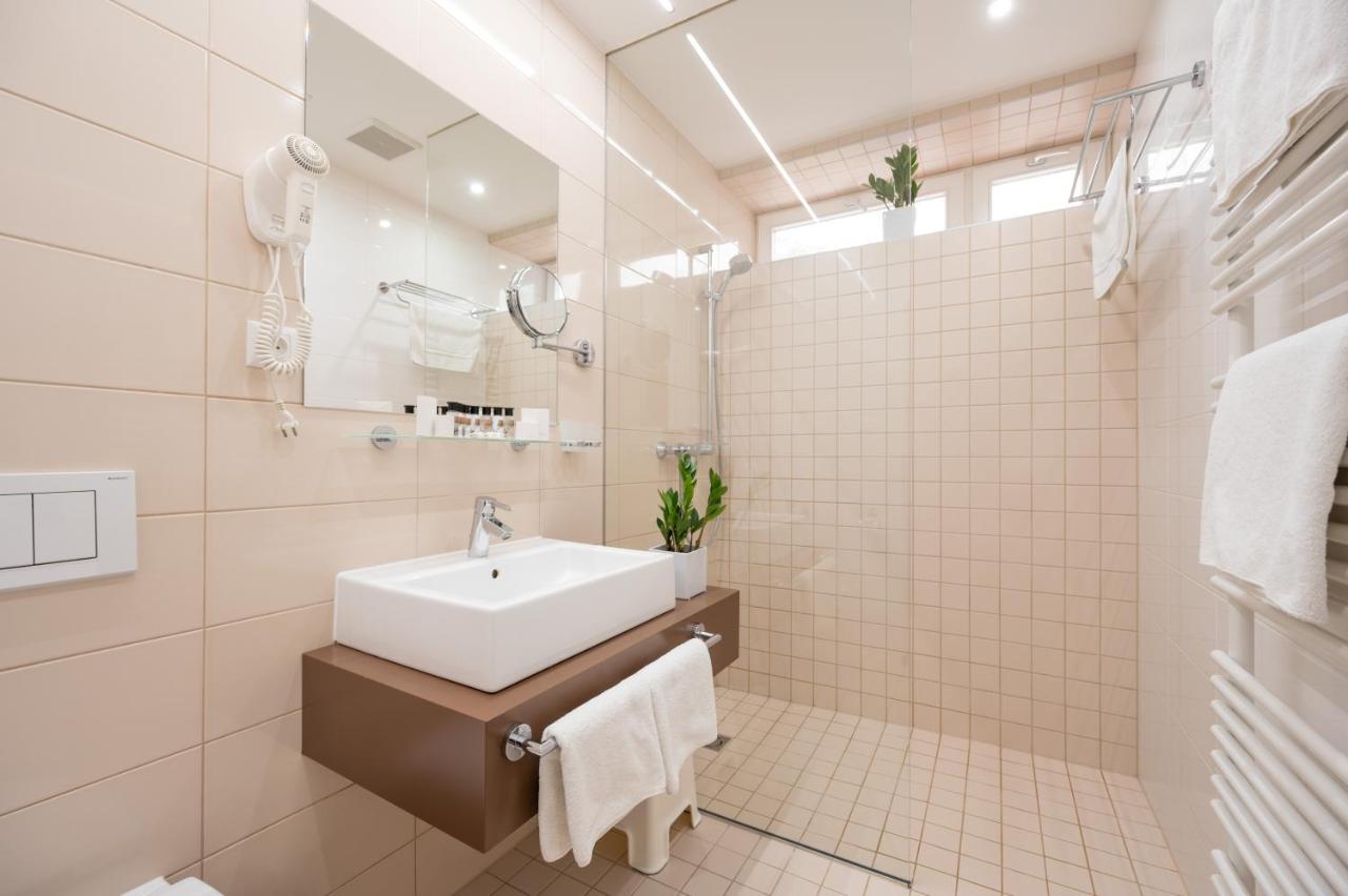 Hotel Vila Viola Luhačovice Екстериор снимка