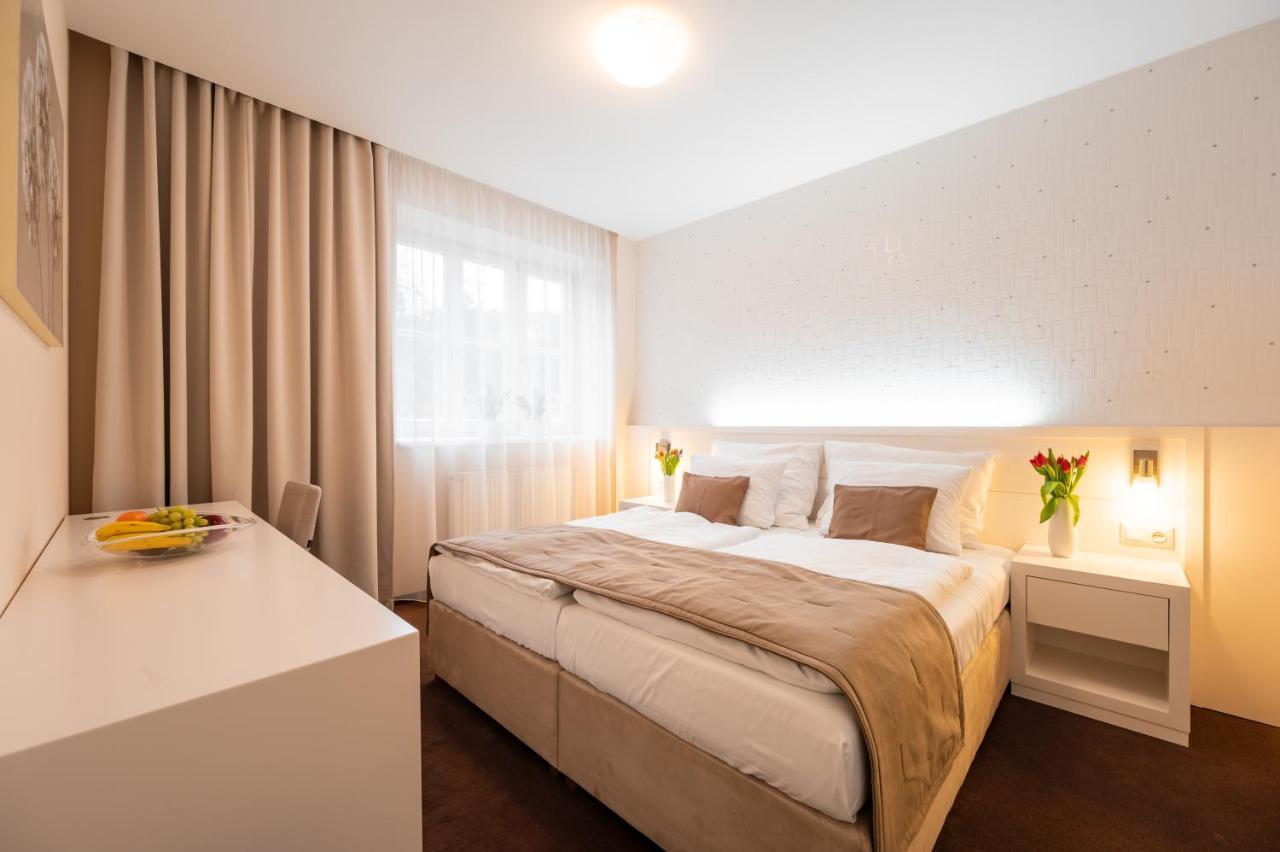 Hotel Vila Viola Luhačovice Екстериор снимка